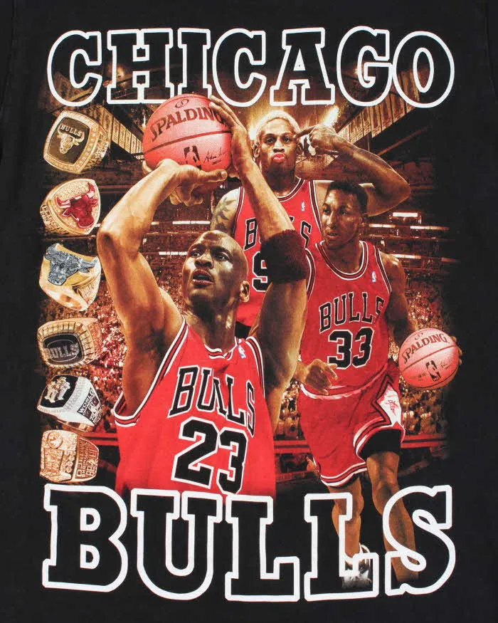 Vintage 00s Rock Tees Chicago Bulls Crewneck T-Shirt - M sold by Rokit product image thumbnail 4