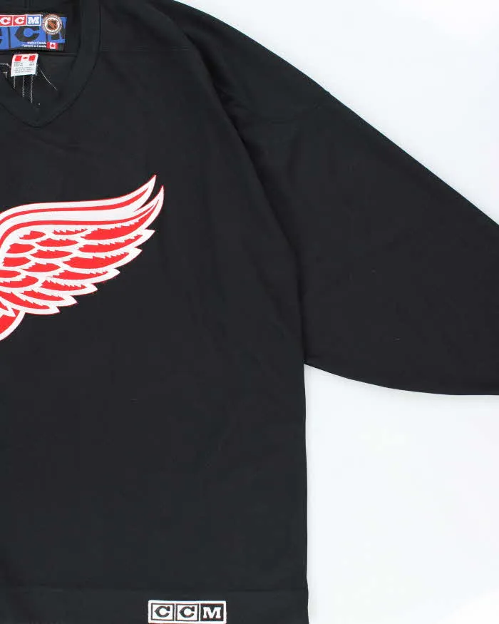 Vintage Y2K 00s CCM Detroit Red Wings 'The Joker' Center Ice NHL Air Knit Fan Jersey - XXL sold by Rokit product image thumbnail 3