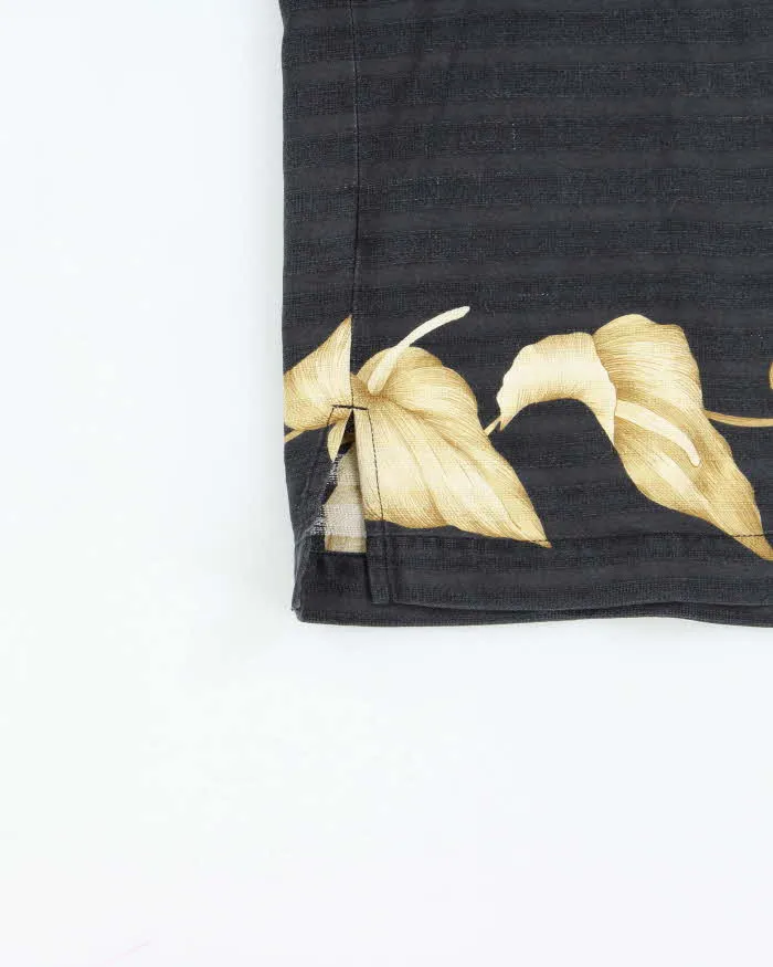 Vintage Tommy Bahama Silk Hawaiian Shirt - XL sold by Rokit product image thumbnail 4