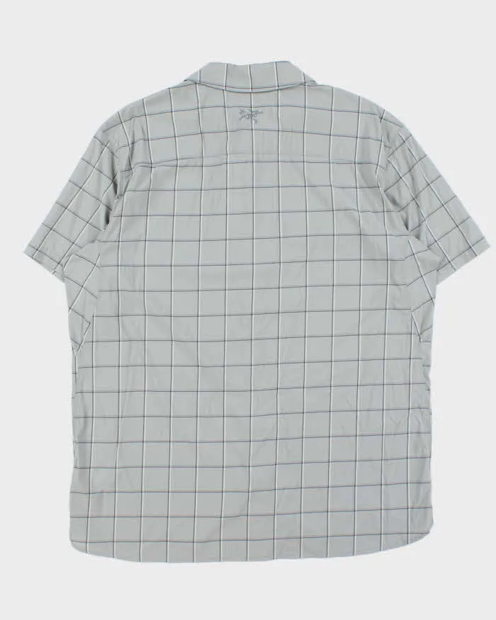 Vintage Arc'teryx 'Reil' Window Pane Check Short Sleeve Technical Shirt - XL sold by Rokit product image thumbnail 2