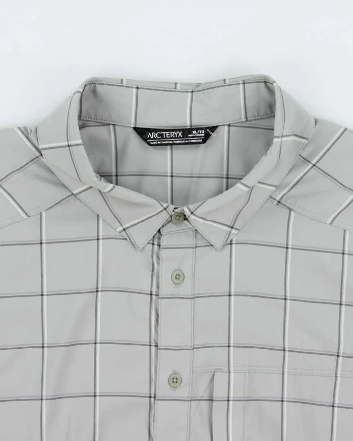 Vintage Arc'teryx 'Reil' Window Pane Check Short Sleeve Technical Shirt - XL sold by Rokit product image thumbnail 5