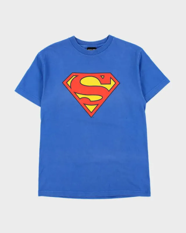 Vintage Y2K 2004 Warner Bros. DC Comics Superman Crewneck T-Shirt - M made by Rokit