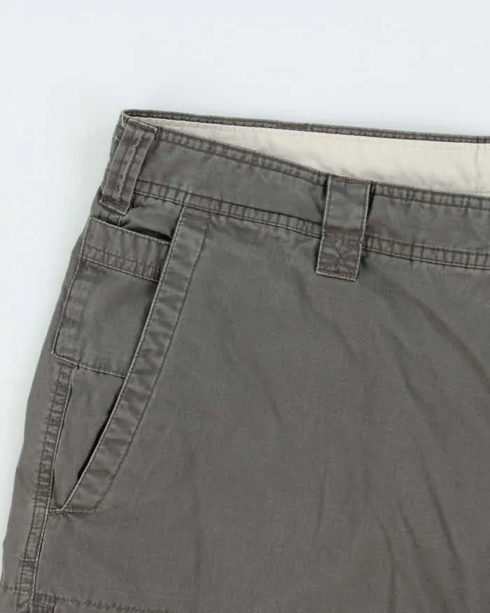 Vintage Y2K 00s Columbia Loose Fit Canvas Technical Shorts - W38 sold by Rokit product image thumbnail 3