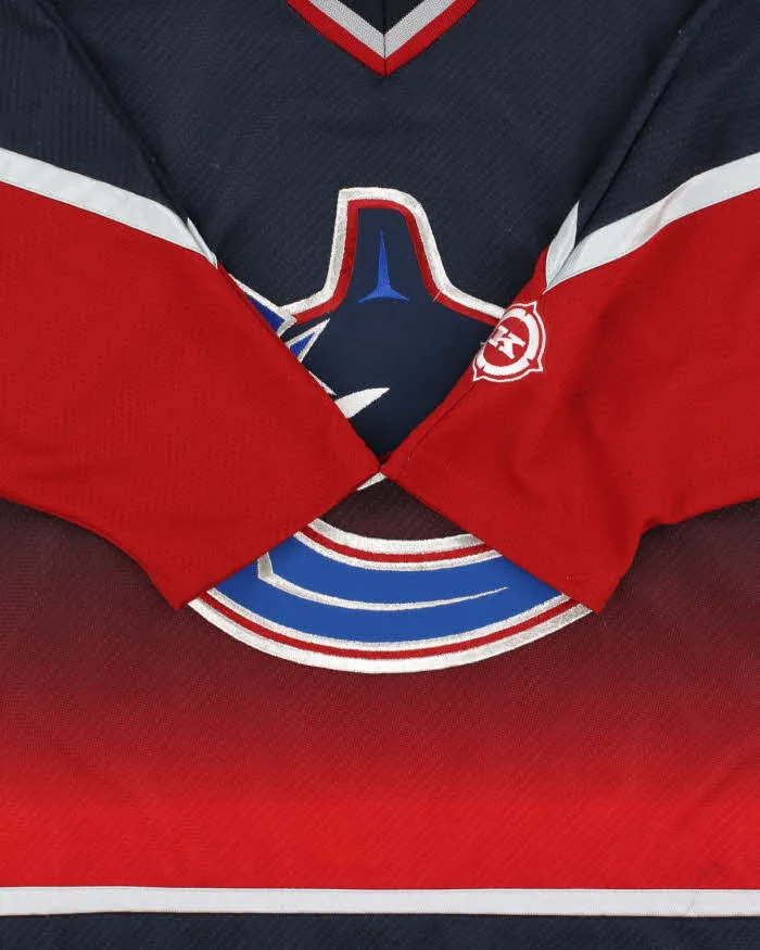 Vintage 2001-02 Koho Vancouver Canucks Gradient Maska Air Knit NHL Jersey - M sold by Rokit product image thumbnail 4