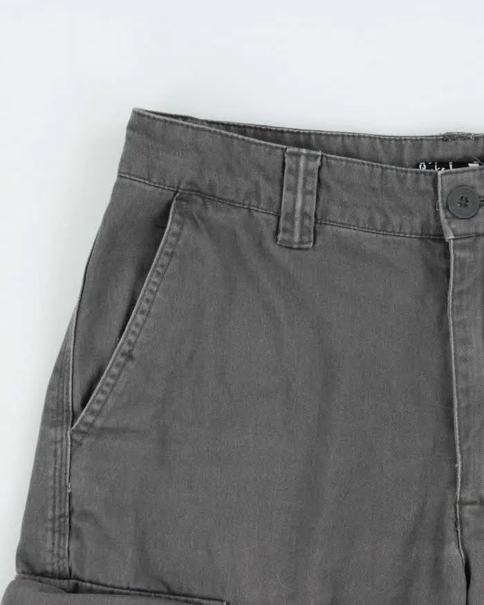Vintage Y2K 00s Quiksilver Loose Fit Canvas Cargo Shorts - W29 sold by Rokit product image thumbnail 3