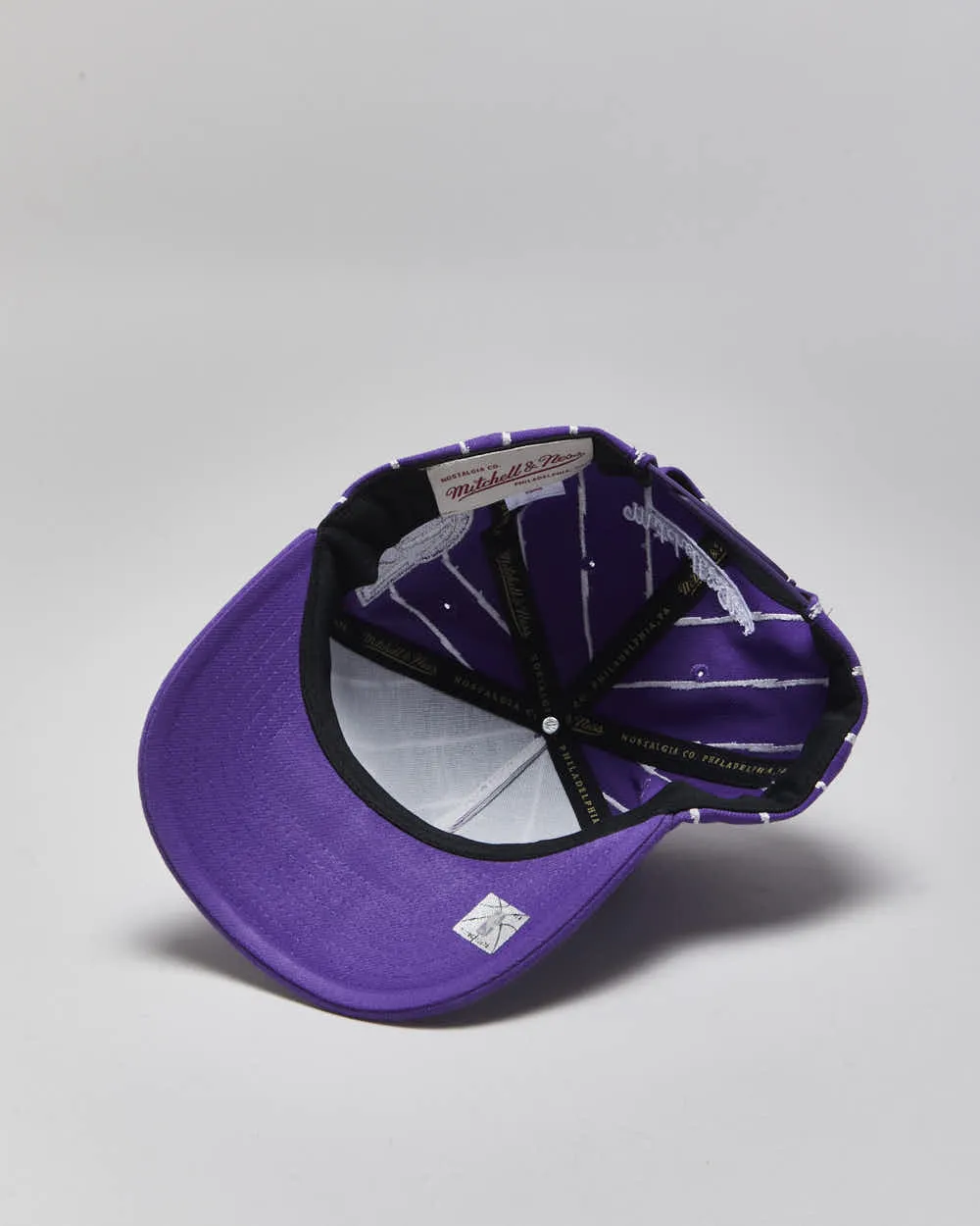Mitchell & Ness Toronto Raptors Coors Light NBA Striped Snapback - OS sold by Rokit product image thumbnail 5