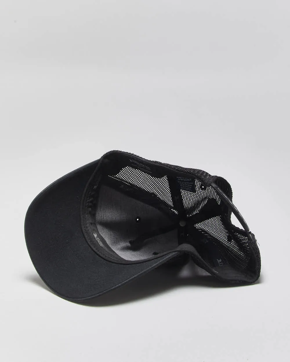 Vintage Arc'teryx Bird Word 110 FlexFit Curved Trucker Hat - OS sold by Rokit product image thumbnail 5