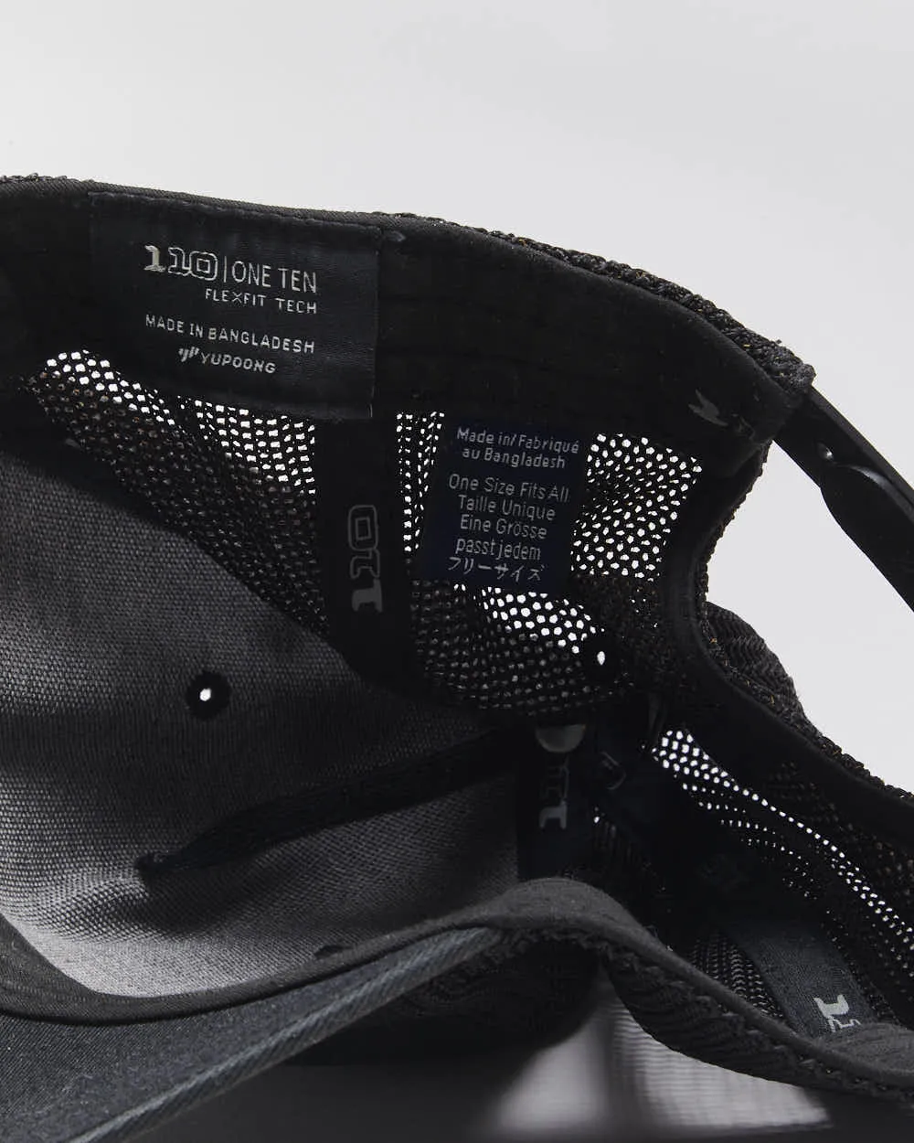 Vintage Arc'teryx Bird Word 110 FlexFit Curved Trucker Hat - OS sold by Rokit product image thumbnail 4