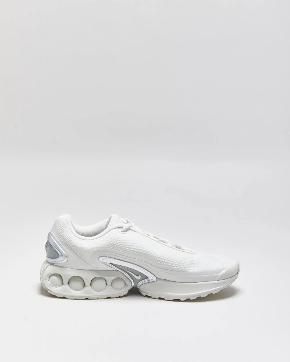 2024 Nike Air Max DN Phantom/Light Bone Trainers - UK7.5 sold by Rokit product image thumbnail 2