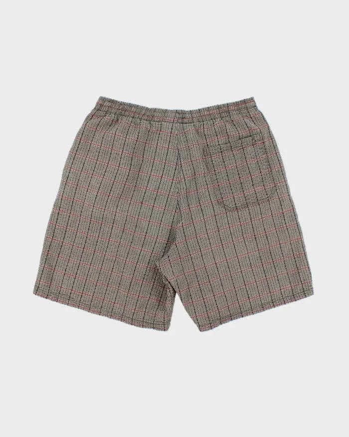 Vintage 1990s Umbro Woven Check Seersucker Pleated Wide Leg Casual Shorts - L sold by Rokit product image thumbnail 2