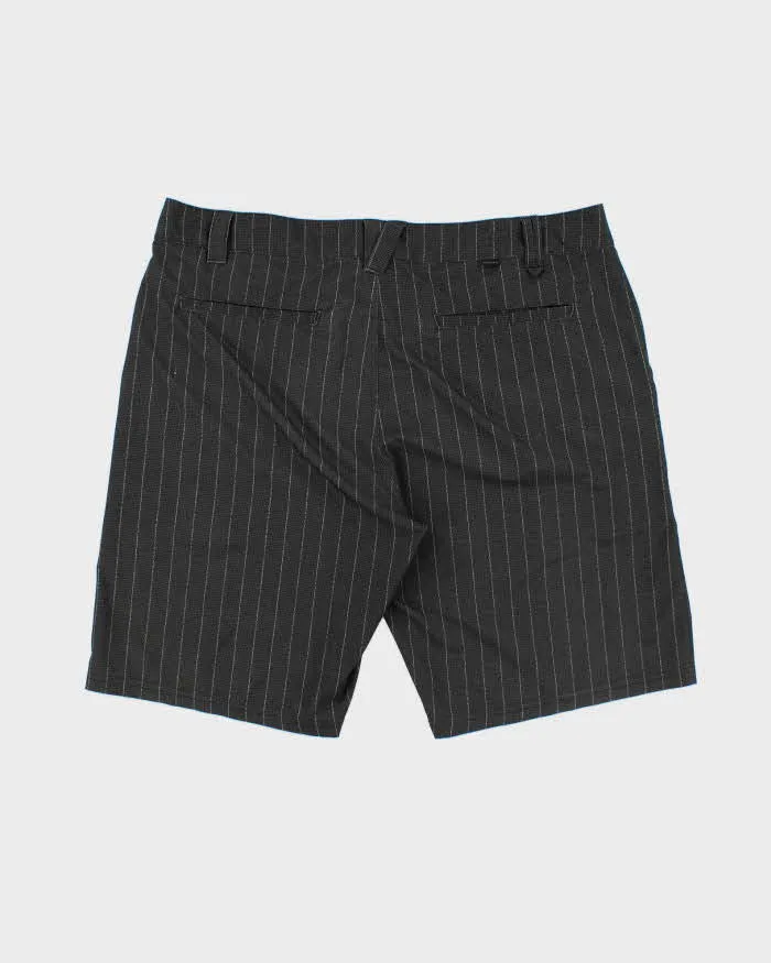 Vintage Oakley 11" Soft Shell Striped Relaxed Fit Adventure Shorts - W38 sold by Rokit product image thumbnail 2