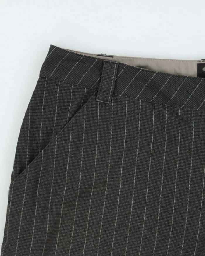 Vintage Oakley 11" Soft Shell Striped Relaxed Fit Adventure Shorts - W38 sold by Rokit product image thumbnail 3