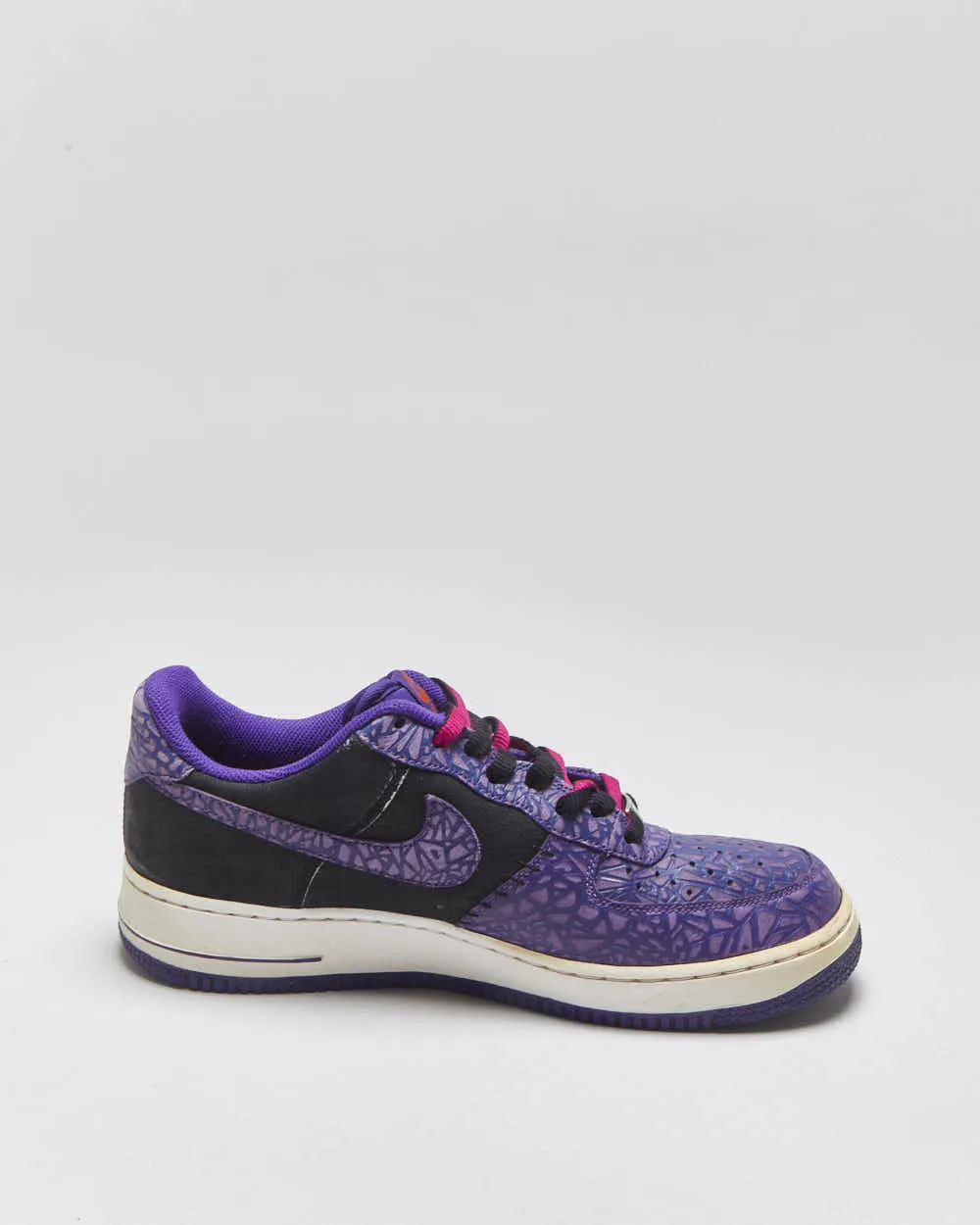 2021 Nike Air Force 1 'Cracked' Leather Low Trainers - UK8.5 sold by Rokit product image thumbnail 2