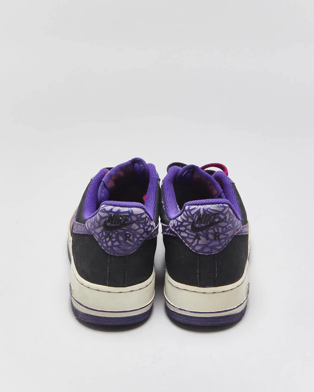 2021 Nike Air Force 1 'Cracked' Leather Low Trainers - UK8.5 sold by Rokit product image thumbnail 4