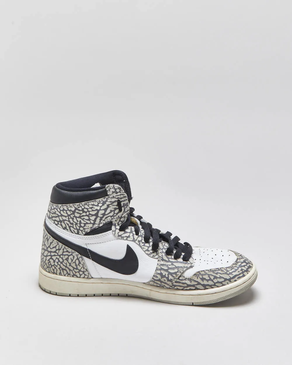 2022 Nike Air Jordan 1 High OG 'Cement' Leather Trainers - UK10 sold by Rokit product image thumbnail 2