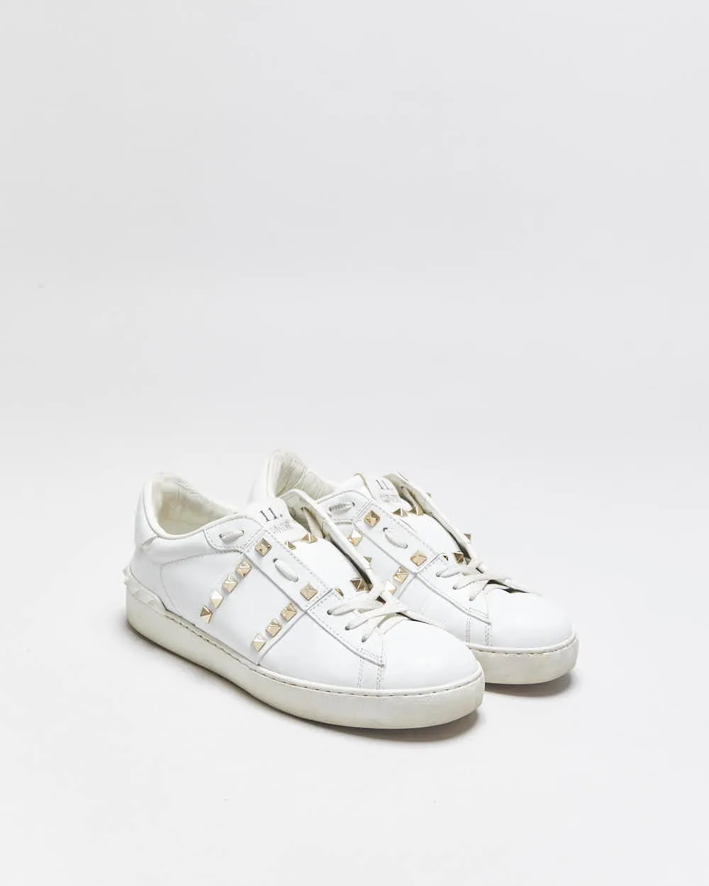 2022 Valentino Rockstud Untitled Women's Calfskin Leather Embellished Low Trainers - UK5 sold by Rokit