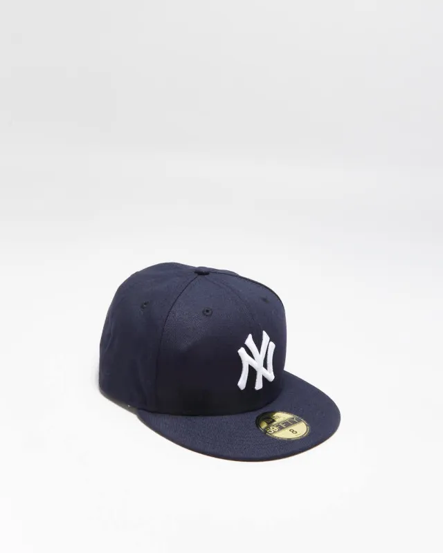 Vintage New Era 59Fifty N.Y Yankees Official On-Field MLB Fitted Baseball Cap - 8/63.5cm made by New Era