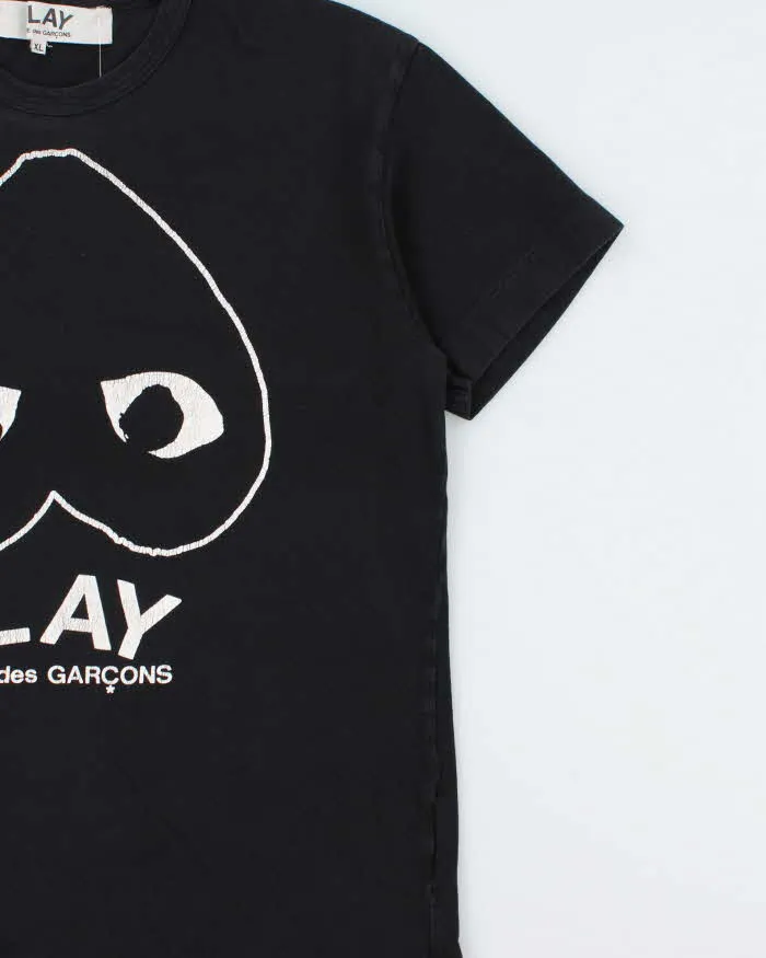 Vintage PLAY Comme Des Garcons Inverted Big Heart Crewneck T-Shirt - XL sold by Rokit product image thumbnail 3