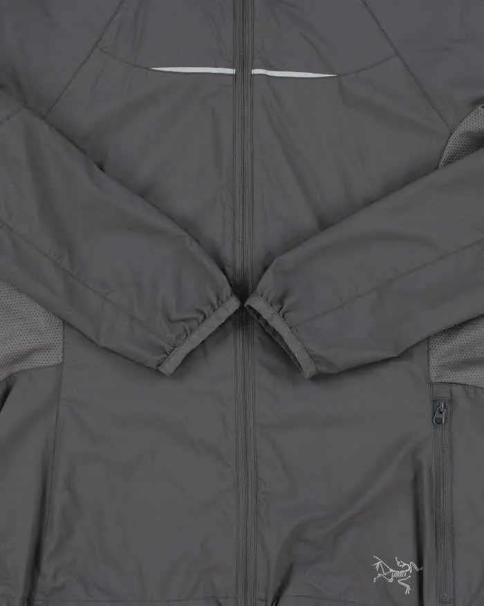 Vintage Arc'teryx Soft Shell Women's 3M Bird Hooded Windbreaker Jacket - S sold by Rokit product image thumbnail 4