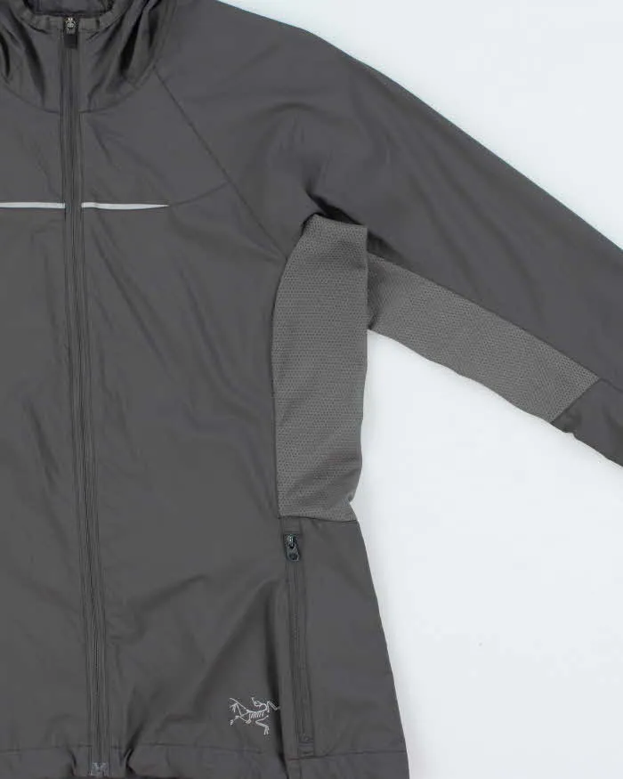 Vintage Arc'teryx Soft Shell Women's 3M Bird Hooded Windbreaker Jacket - S sold by Rokit product image thumbnail 3