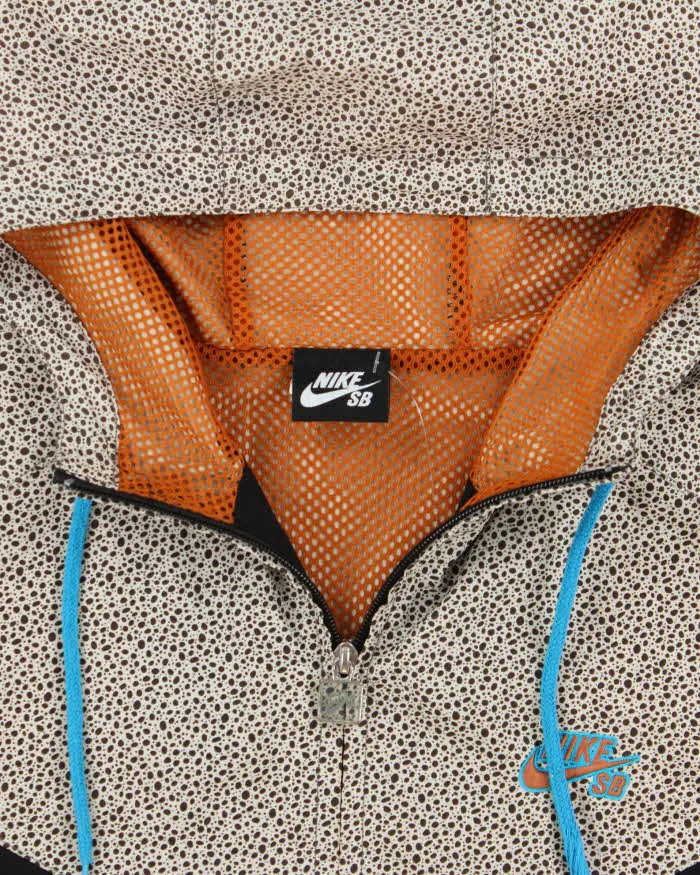 Vintage Y2K 00s Nike SB Patterned Soft Shell Windrunner Jacket - L sold by Rokit product image thumbnail 5