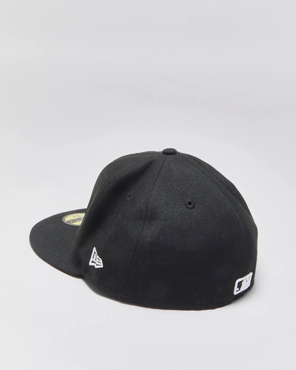 Vintage New Era 59Fifty Chicago White Sox Official On-Field MLB Fitted Baseball Cap - 7 5/8 sold by Rokit product image thumbnail 2