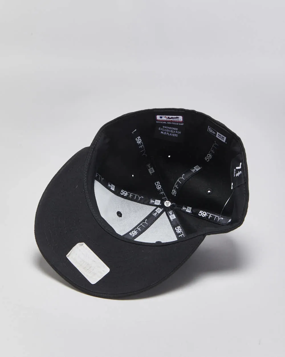 Vintage New Era 59Fifty Chicago White Sox Official On-Field MLB Fitted Baseball Cap - 7 5/8 sold by Rokit product image thumbnail 5