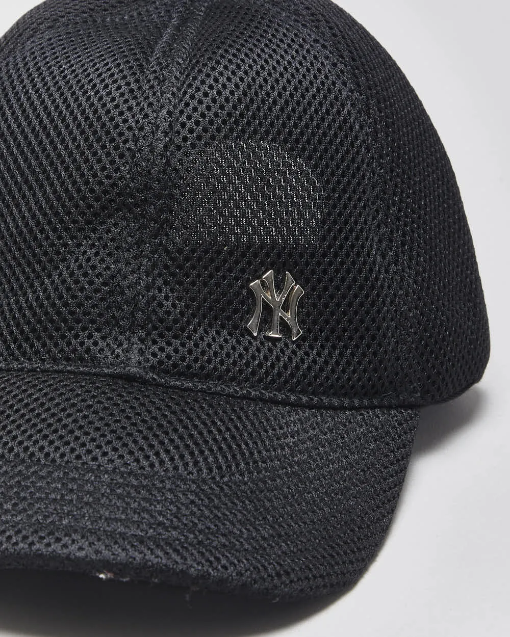 Vintage Y2K 00s N.Y Yankees Mesh Baseball Cap - OS sold by Rokit product image thumbnail 3