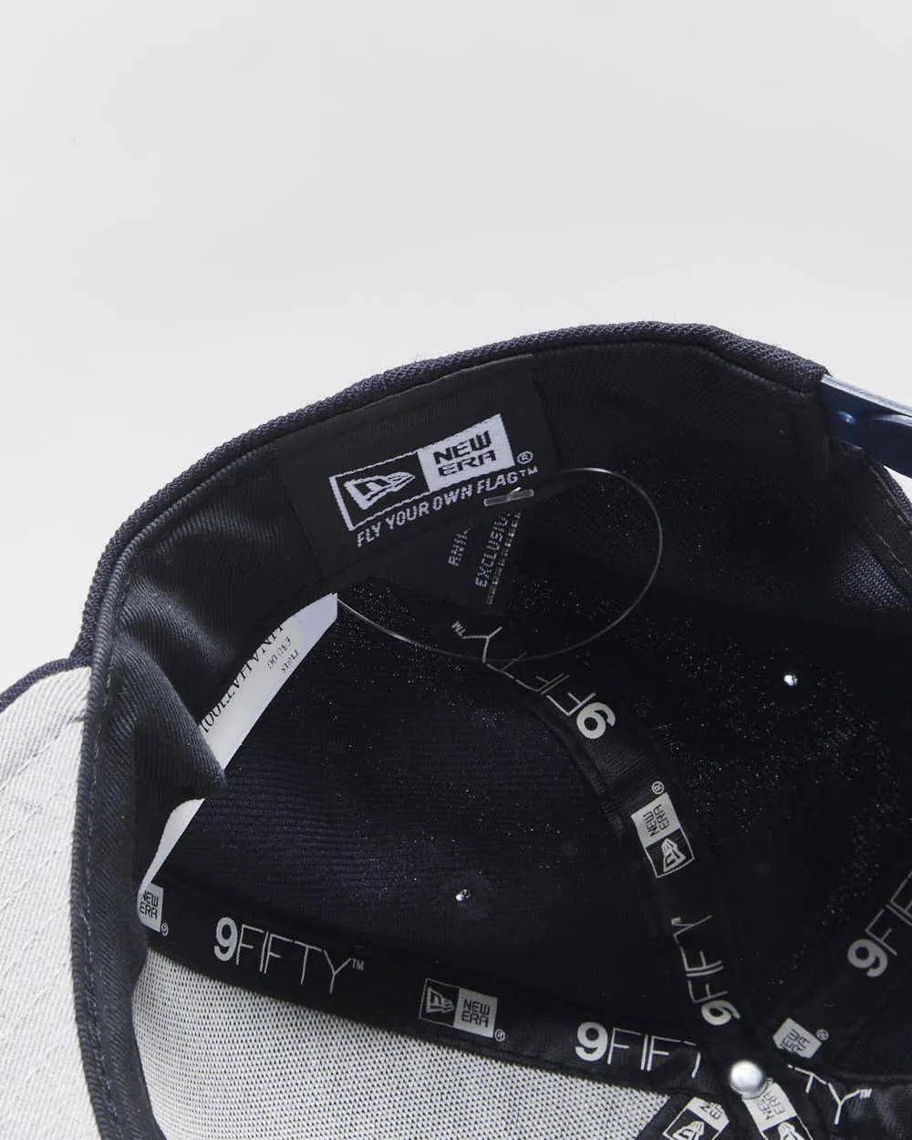 Vintage New Era 9Fifty N.Y Yankees Wool MLB Snapback - M/L sold by Rokit product image thumbnail 4
