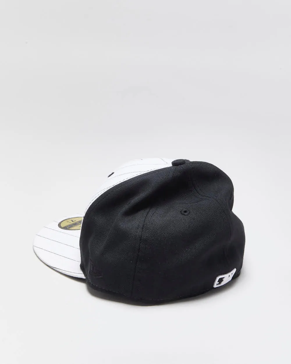 Vintage Y2K 00s New Era 59Fifty Chicago White Sox Wool Blend Pinstripe Champs MLB Fitted Baseball Cap - 7 1/8 sold by Rokit product image thumbnail 2