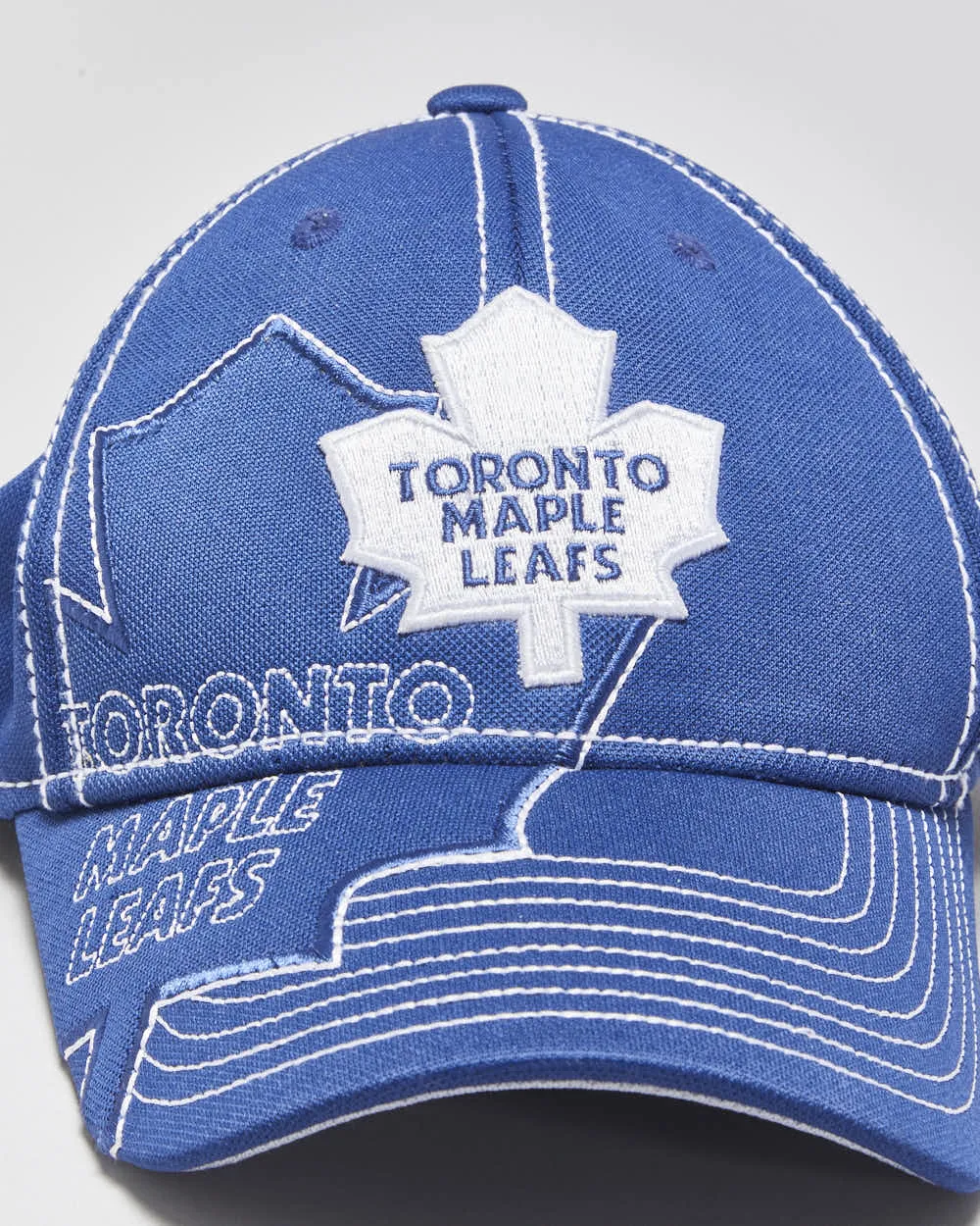 Vintage Reebok Toronto Maple Leafs NHL Centre Ice Embroidered Contrast Stitch FitMax Baseball Cap - S/M sold by Rokit product image thumbnail 3