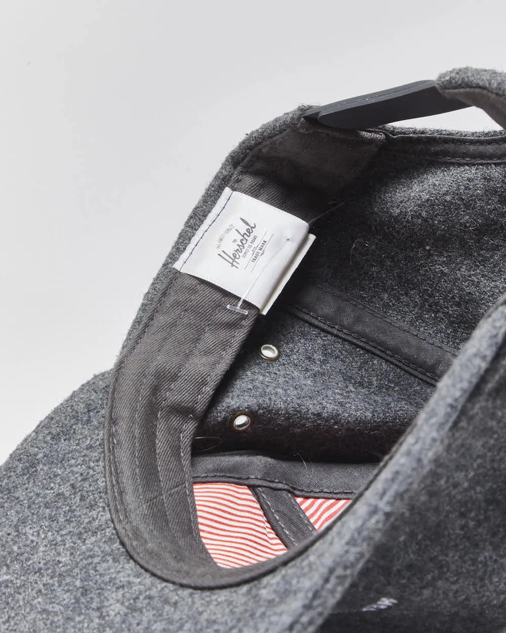 Vintage Herschel Supply Co Marl Grey Wool Blend Snapback Baseball Cap - OS sold by Rokit product image thumbnail 4