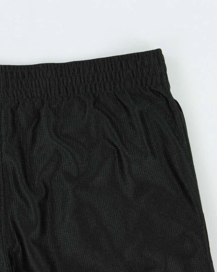 Vintage Y2K 00s Nike Embroidered Loose Fit Wide Leg Basketball Shorts - L sold by Rokit product image thumbnail 4