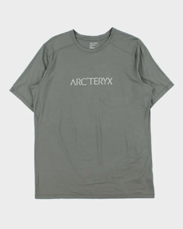 2023 Arc'teryx 'Ionia Arc'word Logo' Khaki Merino Wool Fairtrade Crewneck Hiking T-Shirt - L made by Arc'teryx