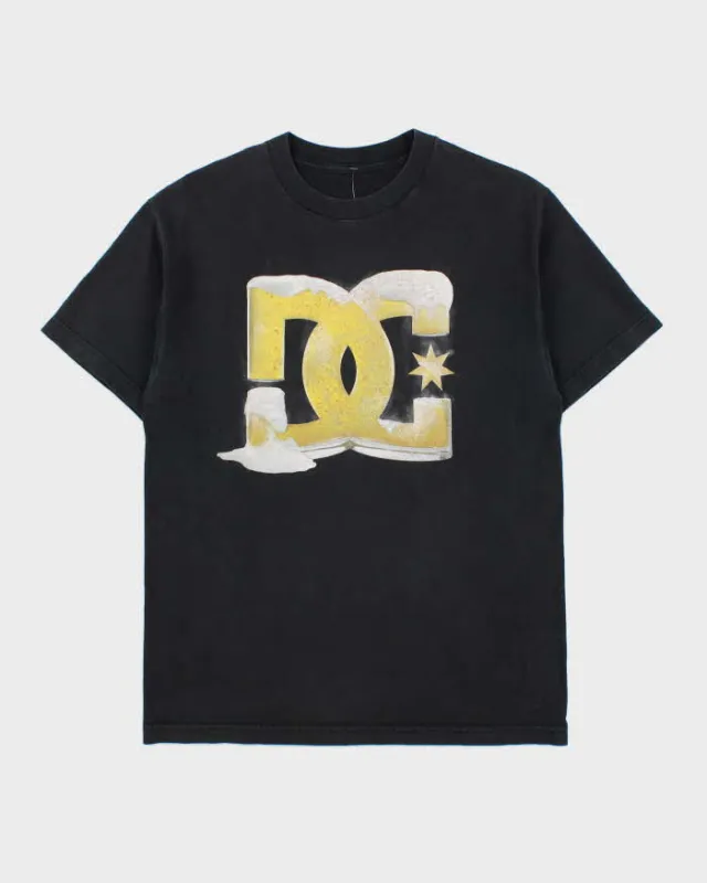 Vintage Y2K 00s DC Shoe Co. Beer Logo Heavyweight Crewneck T-Shirt - M made by Rokit
