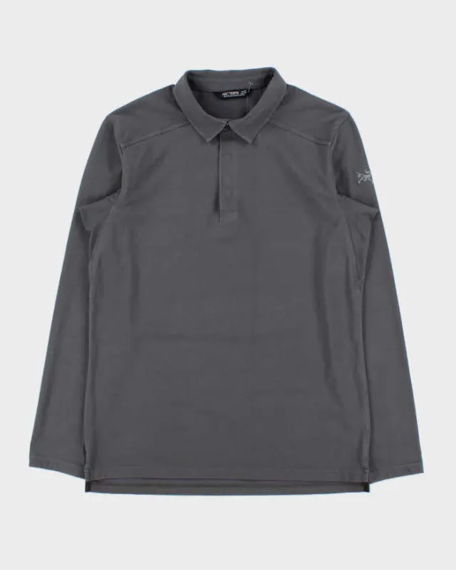 Vintage Arc'teryx Slate Grey 'Captive' Long Sleeve Polo Shirt - M made by Arc'teryx