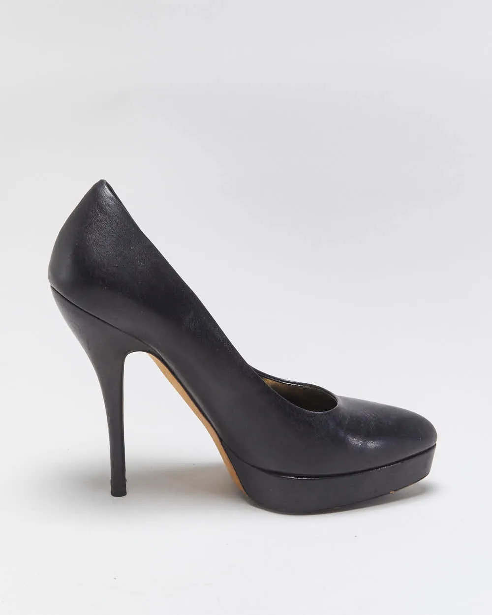 Vintage Y2K 00s Gucci Women's Black Leather Platform Pointed Toe Stiletto Heel Pumps - UK2 sold by Rokit product image thumbnail 2