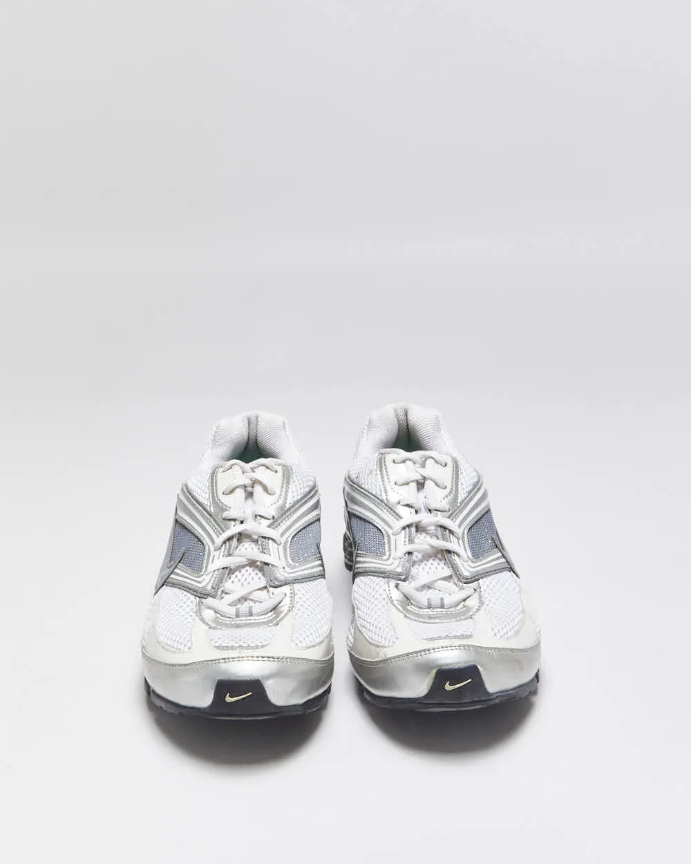 Vintage 2009 Nike Women's Shox Reveal 3 White/Sparkle Silver Trainers - UK7.5 sold by Rokit product image thumbnail 3