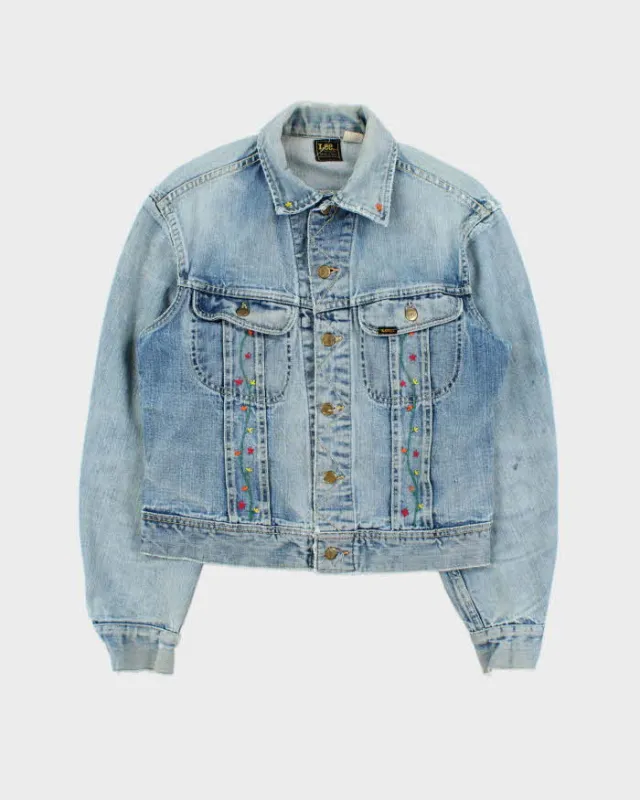 Vintage 1970s Lee Sanforized Union Made In USA Light Wash Hand Embroidered Denim Trucker Jacket - M made by Lee