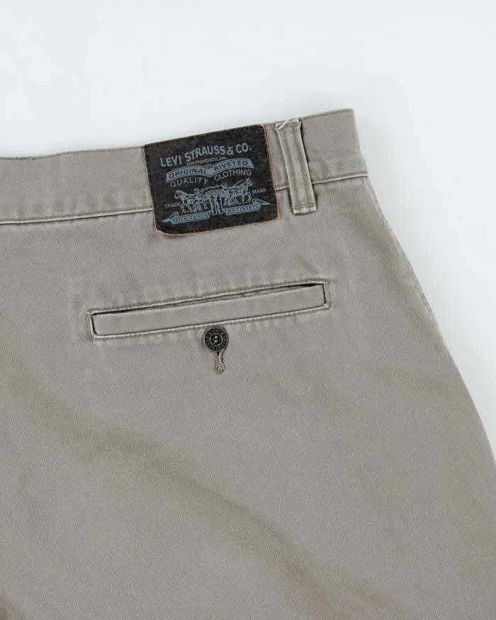 Vintage Y2K 00s Levi's Batwing Khaki Canvas Relaxed Fit Wide Leg Cargo Shorts - W38 sold by Rokit product image thumbnail 4