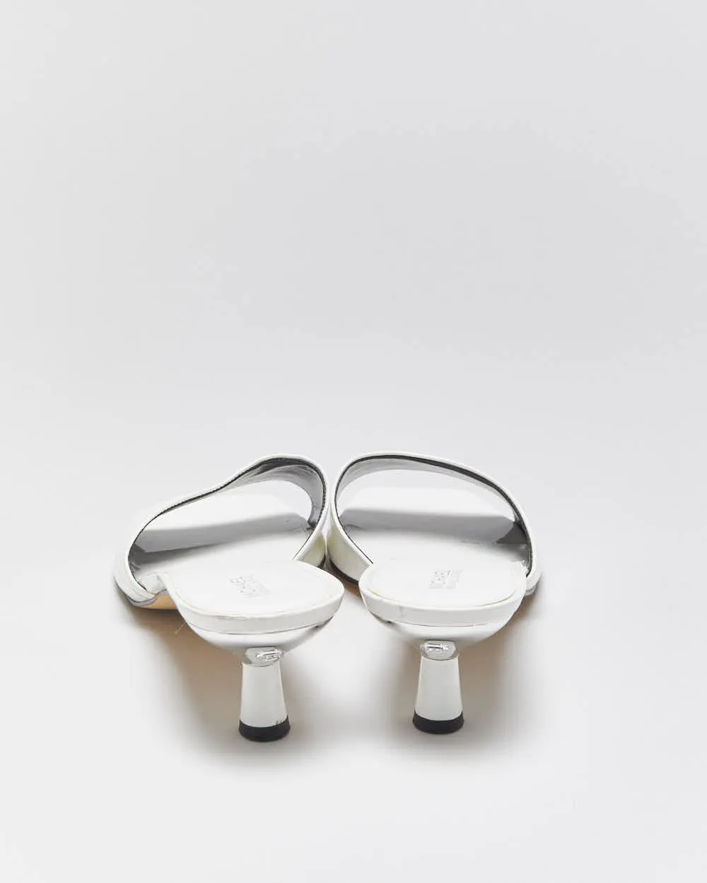 Vintage Michael Michael Kors Women's White Patent Leather Square Toe Kitten Heel Mules - UK8 sold by Rokit product image thumbnail 4