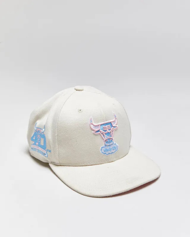 Mitchell & Ness Hardwood Classic Chicago Bulls Windy City 2006 Anniversary NBA Fitted Baseball Cap - 7 made by Mitchell & Ness