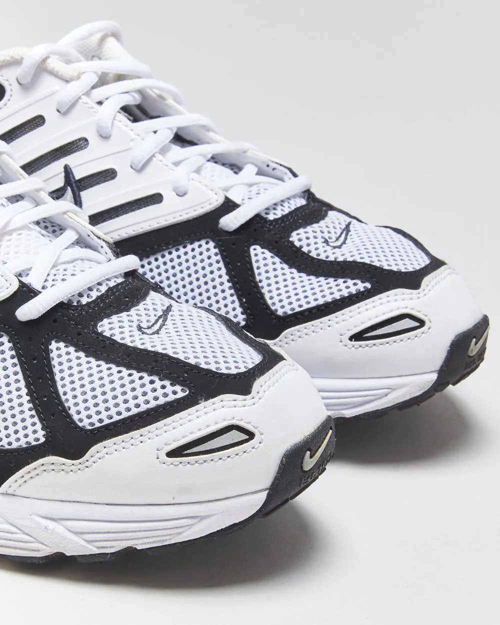 2024 Nike Air Pegasus 2K5 Black/White Trainers - UK10 sold by Rokit product image thumbnail 5