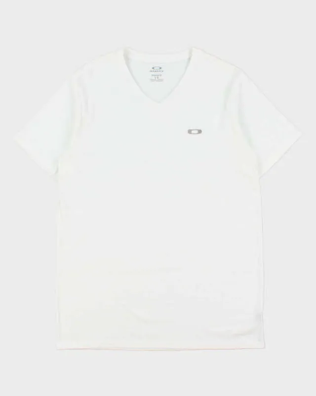 Vintage Oakley Embroidered O Logo Heavyweight V-Neck T-Shirt - L made by Oakley