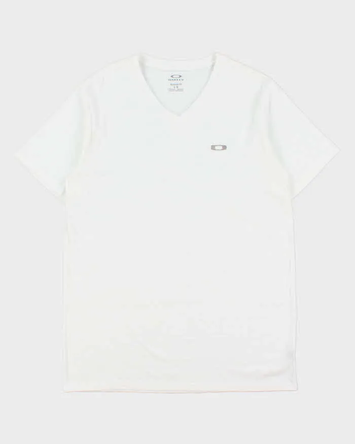 Vintage Oakley Embroidered O Logo Heavyweight V-Neck T-Shirt - L sold by Rokit