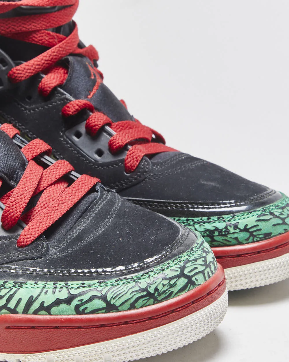 2017 Nike Air Jordan Spizike OG Black/Varsiry Red/Green Elephant Trainers - UK8 sold by Rokit product image thumbnail 5