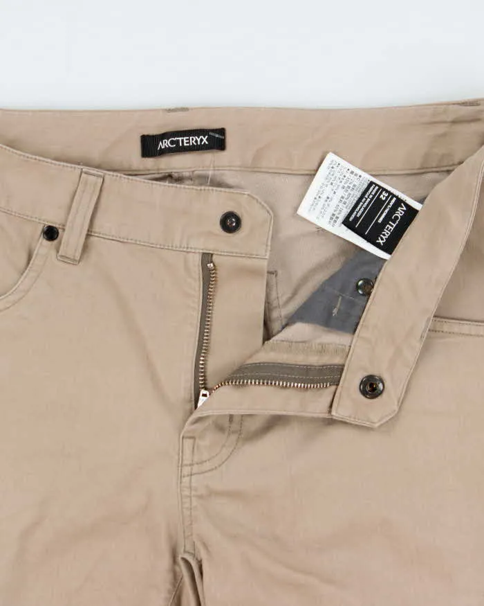 SS2020 Arc'teryx Khaki 'Phelix 9.5' Canvas Straight Leg Technical Shorts - W32 sold by Rokit product image thumbnail 5