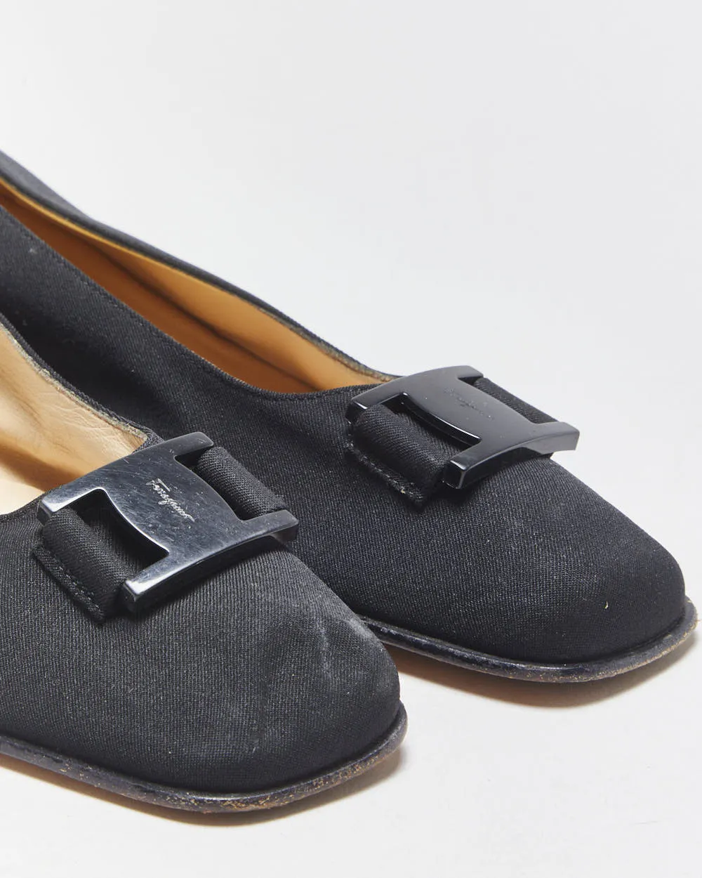 Vintage Salvatore Ferragamo Fabric Square Hoe heeled Shoes - UK6 sold by Rokit product image thumbnail 5