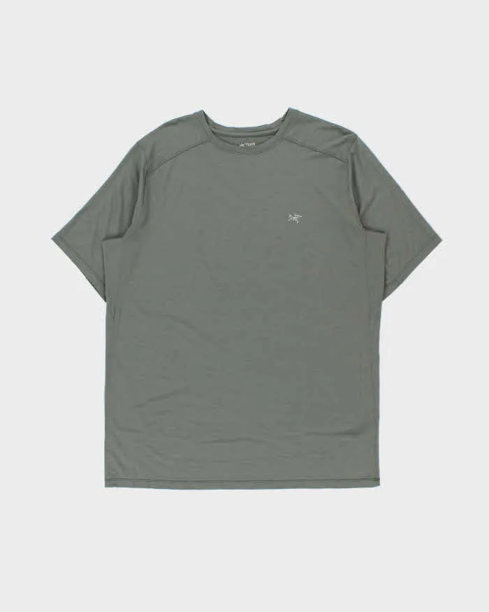 2022 Arc'teryx Sage Green 'Ionia Merino Wool' Fair Trade Crewneck T-Shirt - XL sold by Rokit