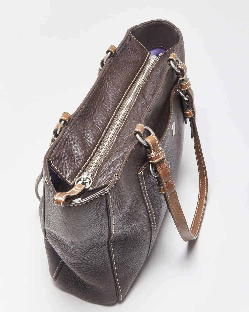 Vintage Y2k 2000s Coach Chelsea Pebbled Leather Handbag sold by Rokit product image thumbnail 4